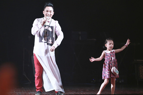 Tùng Dương “cháy hết mình” với “Mùa thu cho em” ảnh 3