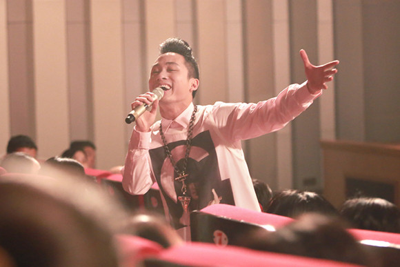 Tùng Dương “cháy hết mình” với “Mùa thu cho em” ảnh 4