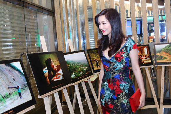 Hoa hậu Giáng My khoe giọng hát mượt mà trong đêm nhạc từ thiện ảnh 8