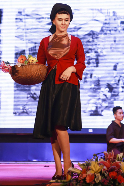 Dàn mẫu trẻ Venus đẹp lạ với thời trang tóc ấn tượng ảnh 5 Dàn mẫu trẻ Venus đẹp lạ với thời trang tóc ấn tượng ảnh 5