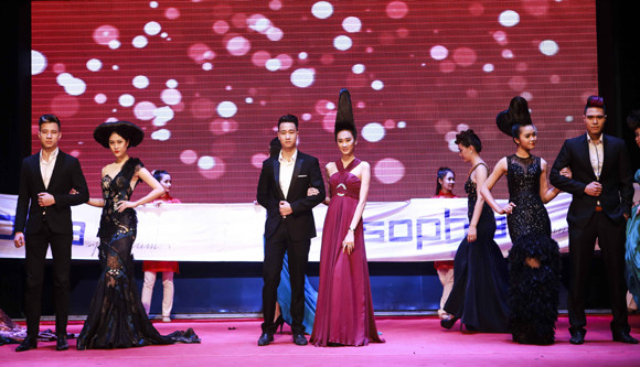 Dàn mẫu trẻ Venus đẹp lạ với thời trang tóc ấn tượng ảnh 20 Dàn mẫu trẻ Venus đẹp lạ với thời trang tóc ấn tượng ảnh 20