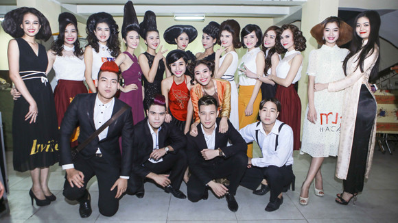 Dàn mẫu trẻ Venus đẹp lạ với thời trang tóc ấn tượng ảnh 9 Dàn mẫu trẻ Venus đẹp lạ với thời trang tóc ấn tượng ảnh 9