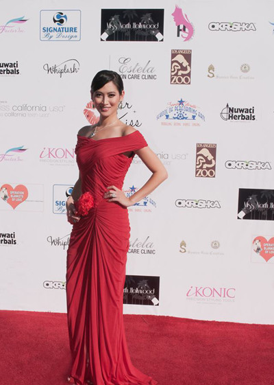 Elizabeth Thủy Tiên ngồi “ghế nóng” chấm thi hoa hậu ở Mỹ ảnh 1 Elizabeth Thủy Tiên ngồi “ghế nóng” chấm thi hoa hậu ở Mỹ ảnh 1