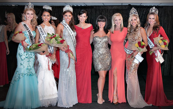 Elizabeth Thủy Tiên ngồi “ghế nóng” chấm thi hoa hậu ở Mỹ ảnh 7 Elizabeth Thủy Tiên ngồi “ghế nóng” chấm thi hoa hậu ở Mỹ ảnh 7