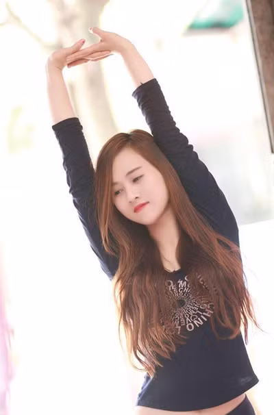 Cận cảnh dung nhan xinh đẹp của hot girl Thanh Hóa tỏ tình với Lệ Rơi ảnh 3