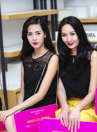 Ngắm dàn chân dài rực rỡ của siêu mẫu Hạ Vy ảnh 7 Ngắm dàn chân dài rực rỡ của siêu mẫu Hạ Vy ảnh 7