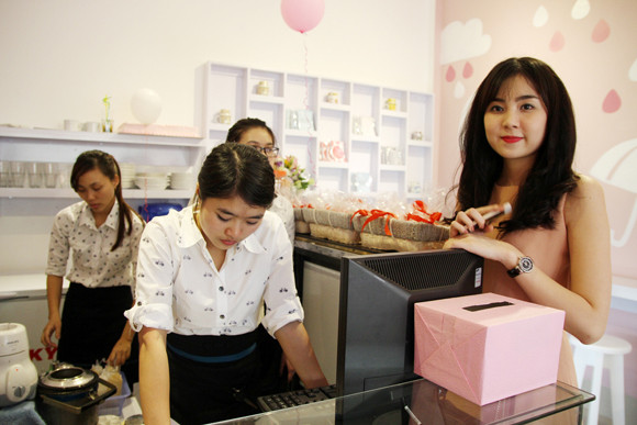 Hotgirl “thời tiết” nổi bật trong ngày hội thời trang "Summer girl" ảnh 8 Hotgirl “thời tiết” nổi bật trong ngày hội thời trang "Summer girl" ảnh 8