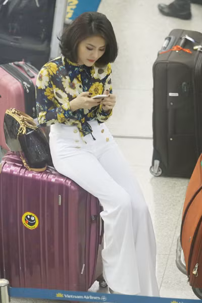 Vân Trang nổi bật ở sân bay làm thủ tục đi Pháp dự liên hoan phim ảnh 8