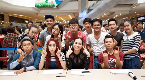 Khánh Thi diện… yếm trẻ trung đi tìm thí sinh bước nhảy hoàn vũ ảnh 9