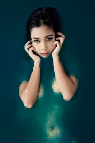 Người mẫu Xuân Thuỳ cực ấn tượng với nước màu ảnh 1