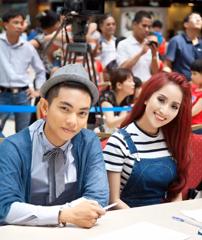 Khánh Thi diện… yếm trẻ trung đi tìm thí sinh bước nhảy hoàn vũ ảnh 5