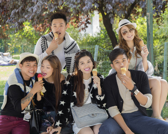 Oanh Yến, Kỳ Hân, Đinh Minh Quân hội ngộ Jennifer Chung tại Paris ảnh 3