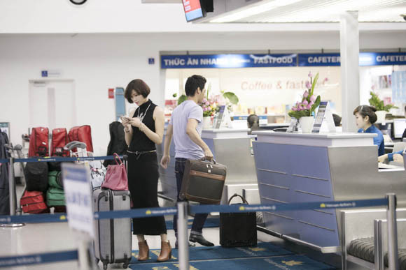 Người mẫu Trang “lạ” xuất ngoại cùng MC Phan Anh ảnh 9