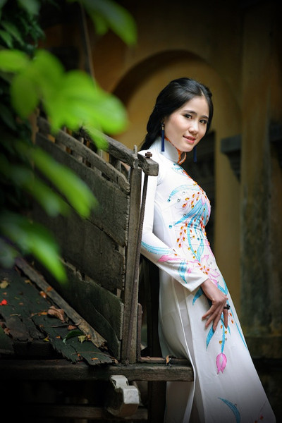 Á khôi Hoàng Hạnh khoe vẻ đẹp thuần khiết với áo dài ảnh 5