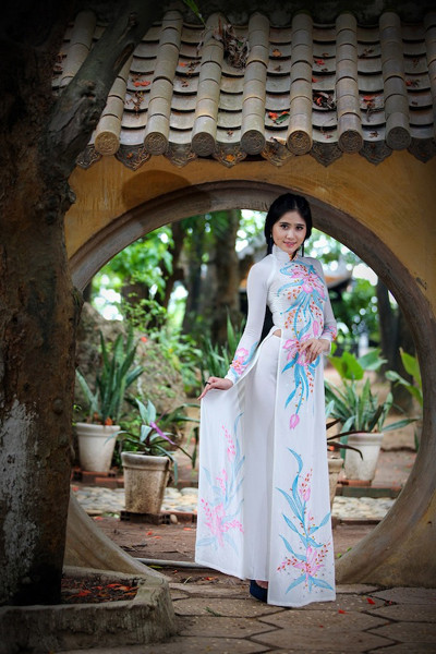 Á khôi Hoàng Hạnh khoe vẻ đẹp thuần khiết với áo dài ảnh 8