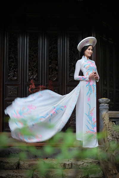 Á khôi Hoàng Hạnh khoe vẻ đẹp thuần khiết với áo dài ảnh 6