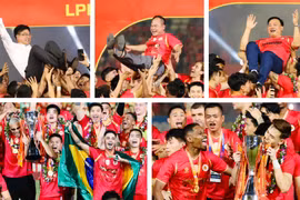 Công an Hà Nội FC mừng ngôi vô địch đầy cảm xúc