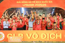Thắng đẹp ngày nâng cúp, CLB Công an Hà Nội san bằng kỷ lục V-League