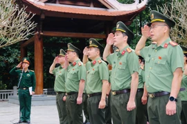 Chi bộ An ninh Thủ đô báo công dâng Bác tại khu di tích lịch sử K9