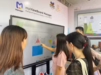 Hào hứng trải nghiệm tại Ngày hội công nghệ thông tin và STEM Hà Nội