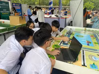 Hào hứng trải nghiệm tại Ngày hội công nghệ thông tin và STEM Hà Nội