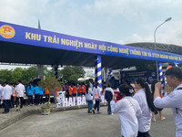 Hào hứng trải nghiệm tại Ngày hội công nghệ thông tin và STEM Hà Nội