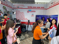 10.000 học sinh tham gia Ngày hội gắn kết giáo dục nghề nghiệp Thủ đô với thị trường lao động