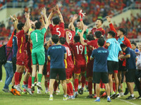 Thầy trò HLV Park ăn mừng đầy cảm xúc khi đánh bại Thái Lan giành HCV