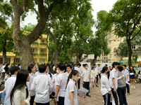 Hà Nội: Thời tiết thuận lợi trong ngày đầu diễn ra kỳ thi vào lớp 10 đông nhất cả nước 