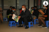 Đăng ký vào lớp 1, phụ huynh xếp hàng từ tờ mờ sáng