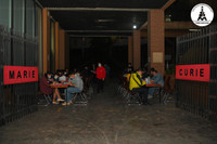 Đăng ký vào lớp 1, phụ huynh xếp hàng từ tờ mờ sáng