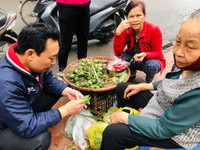 [Ảnh] 29 Tết nắng đẹp, chợ chật như nêm