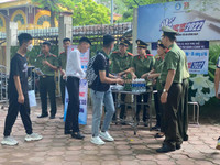 Những hình ảnh cảm động trong ngày đầu thi tốt nghiệp THPT 