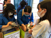 Những hình ảnh cảm động trong ngày đầu thi tốt nghiệp THPT 