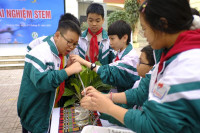 [Ảnh] Cùng xem học sinh tạo lập hệ thống tưới cây tự động trong 9 ngày nghỉ Tết Tân Sửu