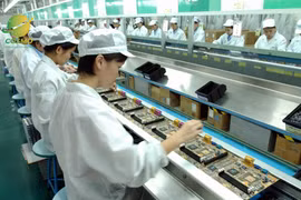 Việt Nam nhập khẩu điện thoại và linh kiện chủ yếu từ thị trường nào?