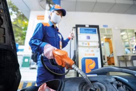 Siết chặt kiểm tra hoạt động bán lẻ xăng dầu, bảo đảm nguồn cung cho thị trường
