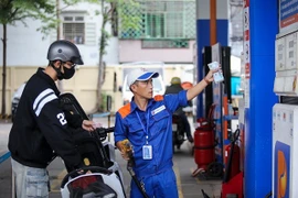 Giá xăng dầu giảm lần đầu tiên trong năm mới 2026