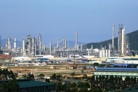 Nhà máy lọc dầu tăng sản lượng để phục vụ nhu cầu trong nước