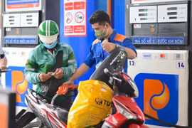 22h hôm nay (11-3), giá xăng dầu giảm đến gần 8.000 đồng/lít