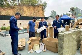 Mở cao điểm đấu tranh chống buôn lậu, gian lận thương mại và hàng giả dịp cuối năm