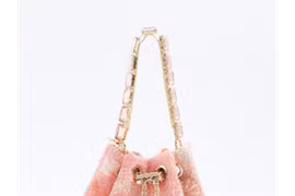 Túi xách thương hiệu lớn chứa hóa chất nguy hại