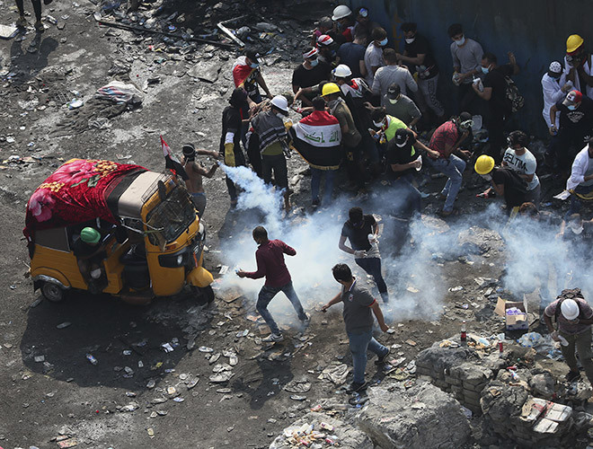 Tuy vậy, hơn 200 người Iraq thiệt mạng và hàng nghìn người khác bị thương trong các cuộc biểu tình chống chính phủ gần đây, vốn được thúc đẩy bởi nghèo đói, tham nhũng tràn lan, thất nghiệp và các dịch vụ công sụp đổ.