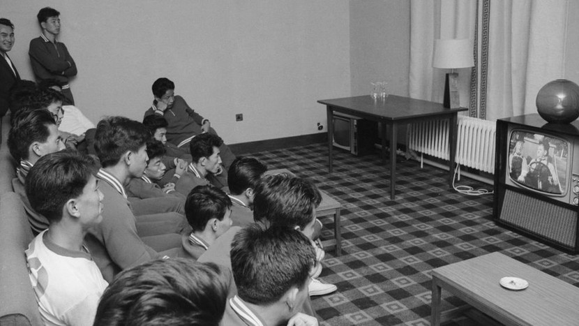 Những năm 1966-1969, căng thẳng giữa hai bên leo thang khi các cuộc xung đột ở khu vực giới tuyến phi quân sự kéo dài, nhưng quan hệ với quốc tế không bị gián đoạn. Trong ảnh: Đội tuyển Triều Tiên tham dự World Cup 1966. Những năm 1966-1969, căng thẳng giữa hai bên leo thang khi các cuộc xung đột ở khu vực giới tuyến phi quân sự kéo dài, nhưng quan hệ với quốc tế không bị gián đoạn. Trong ảnh: Đội tuyển Triều Tiên tham dự World Cup 1966.