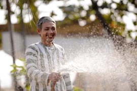 Hơi ấm mùa xuân trong trại giam