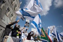 Nam Phi và Israel “ăn miếng trả miếng” về ngoại giao