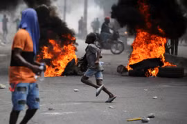 Hiểm họa khôn lường của băng nhóm tội phạm nhìn từ Haiti 