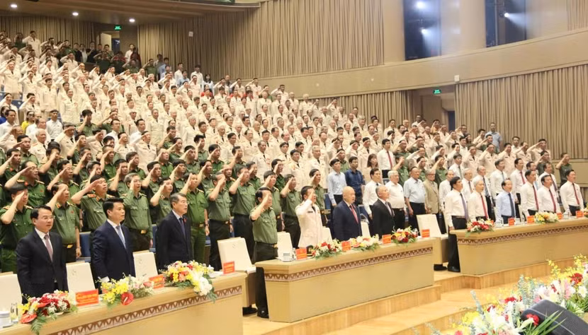 Các đại biểu tham dự chương trình