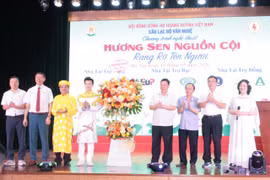 Lan tỏa giá trị nguồn cội qua chương trình giao lưu nghệ thuật về Bác Hồ