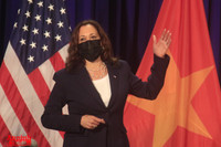 Những hình ảnh ấn tượng về Phó Tổng thống Mỹ đầu tiên đến Hà Nội